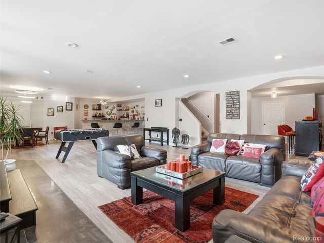 54465 Birchfield Drive E, Shelby Charter Township, MI 48316