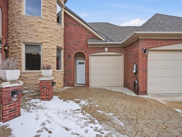 54465 Birchfield Drive E, Shelby Charter Township, MI 48316