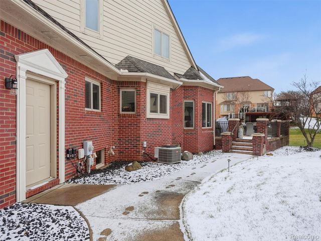 54465 Birchfield Drive E, Shelby Charter Township, MI 48316