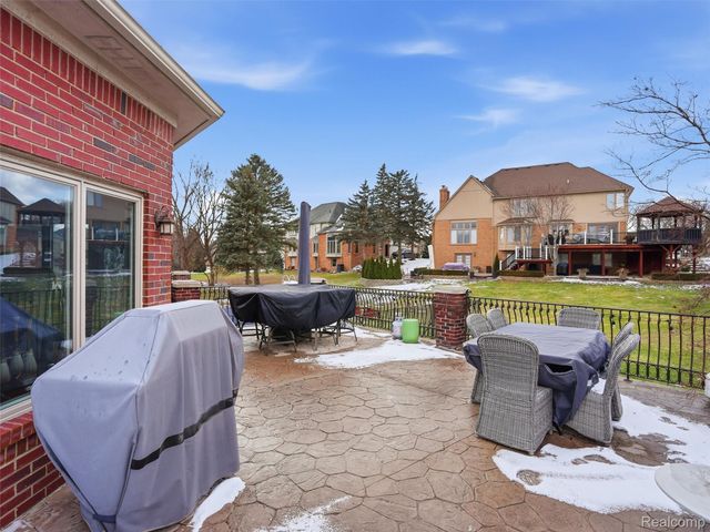 54465 Birchfield Drive E, Shelby Charter Township, MI 48316