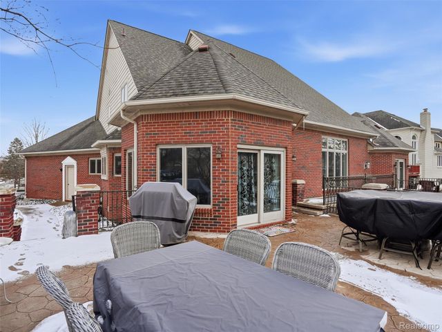 54465 Birchfield Drive E, Shelby Charter Township, MI 48316