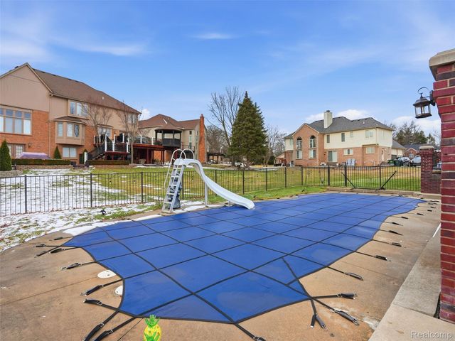 54465 Birchfield Drive E, Shelby Charter Township, MI 48316