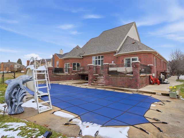 54465 Birchfield Drive E, Shelby Charter Township, MI 48316