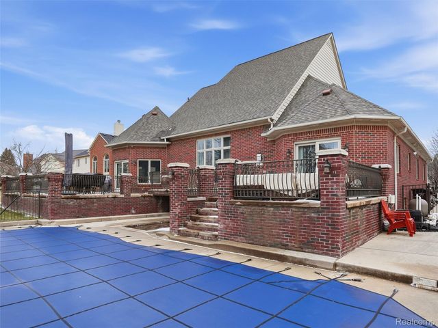 54465 Birchfield Drive E, Shelby Charter Township, MI 48316