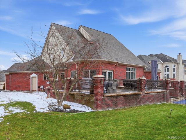 54465 Birchfield Drive E, Shelby Charter Township, MI 48316