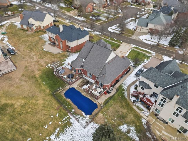 54465 Birchfield Drive E, Shelby Charter Township, MI 48316