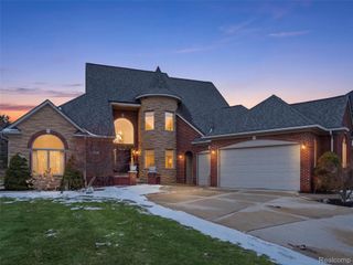 54465 Birchfield Drive E, Shelby Charter Township, MI 48316