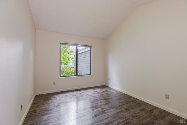 601 Marylyn Cir, Petaluma, CA 94954