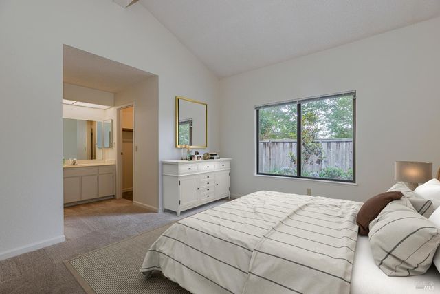 601 Marylyn Cir, Petaluma, CA 94954