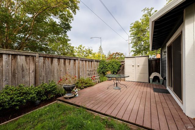 601 Marylyn Cir, Petaluma, CA 94954