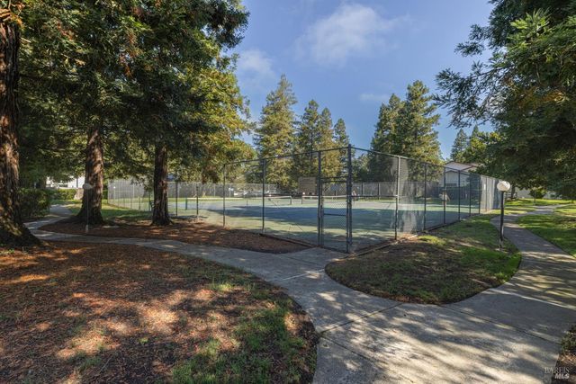 601 Marylyn Cir, Petaluma, CA 94954