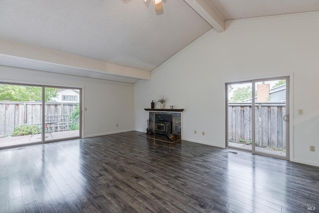 601 Marylyn Cir, Petaluma, CA 94954