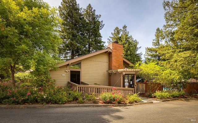 601 Marylyn Cir, Petaluma, CA 94954