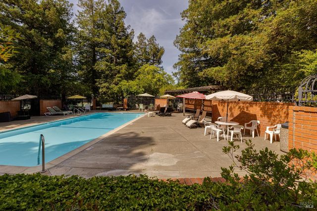 601 Marylyn Cir, Petaluma, CA 94954