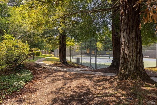 601 Marylyn Cir, Petaluma, CA 94954