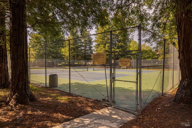 601 Marylyn Cir, Petaluma, CA 94954