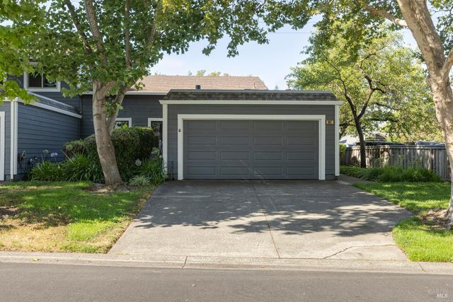 601 Marylyn Cir, Petaluma, CA 94954