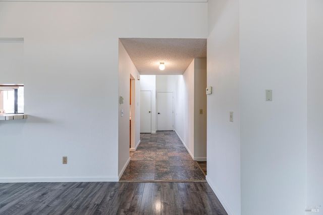 601 Marylyn Cir, Petaluma, CA 94954