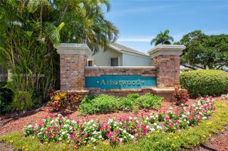 9317 Arborwood Circle, Davie, FL 33328
