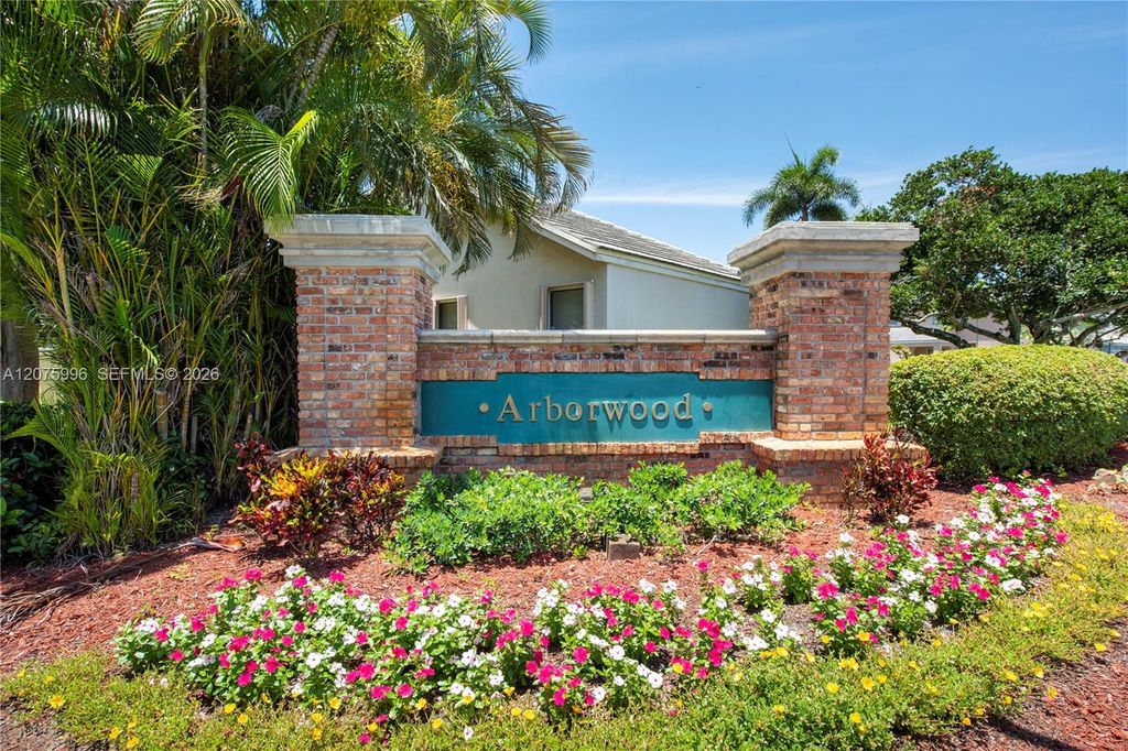 9317 Arborwood Circle, Davie, FL 33328