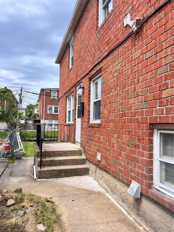 29-04 204th Street 1Floor, Bayside, NY 11360