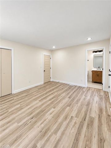 321 NEW Street, High Point, NC 27260
