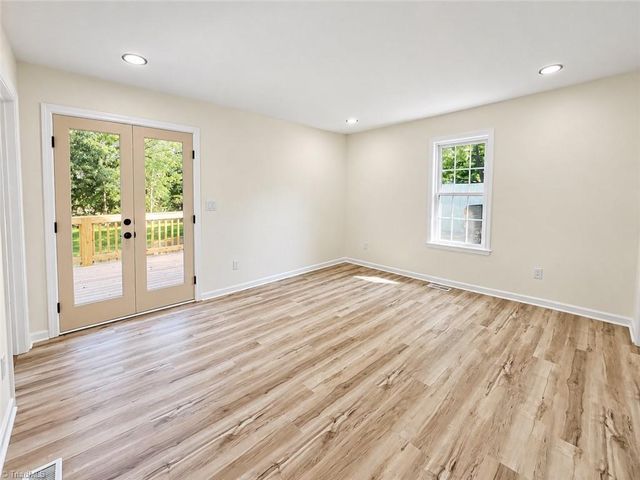 321 NEW Street, High Point, NC 27260