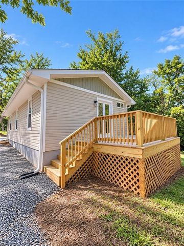321 NEW Street, High Point, NC 27260