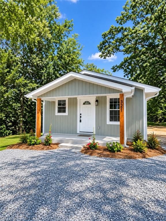321 NEW Street, High Point, NC 27260