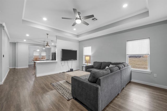 502 David Davis Drive, Mcgregor, TX 76657