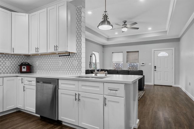 502 David Davis Drive, Mcgregor, TX 76657