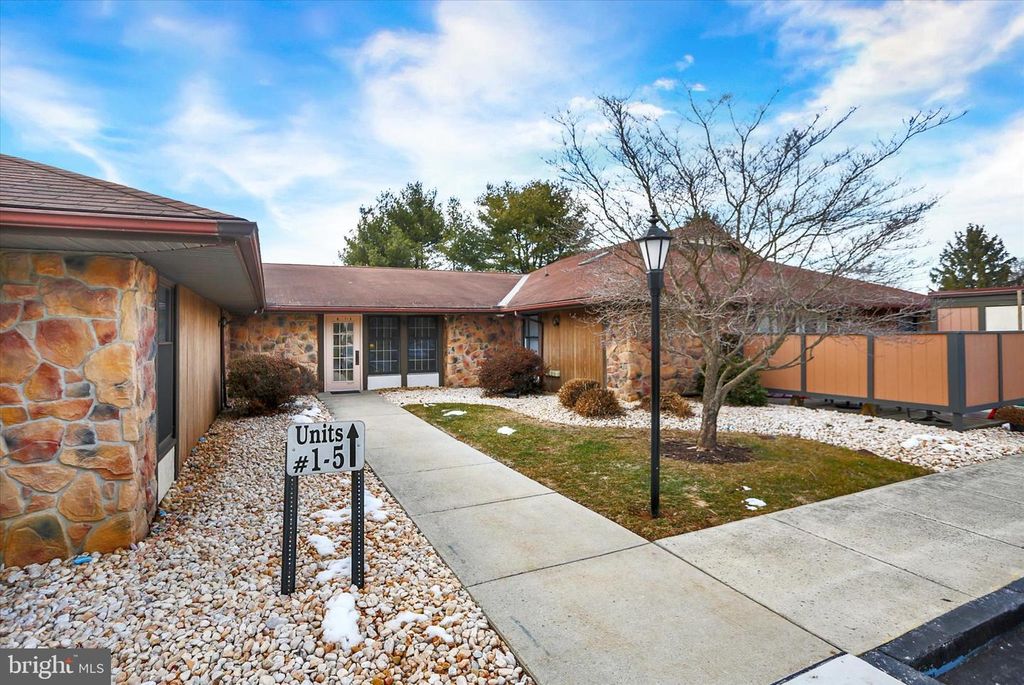 3 ABBEY COURT, Carlisle, PA 17015