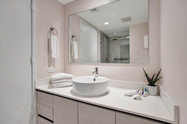 2600 E Hallandale Beach Boulevard T3210, Hallandale Beach, FL 33009