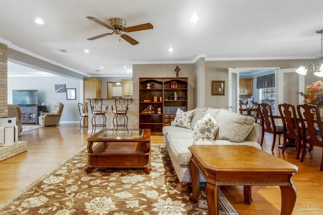 3211 Dunaway Ln, Pensacola, FL 32526