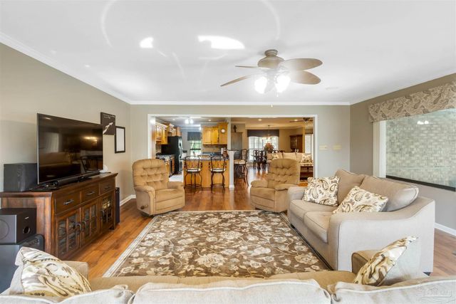 3211 Dunaway Ln, Pensacola, FL 32526