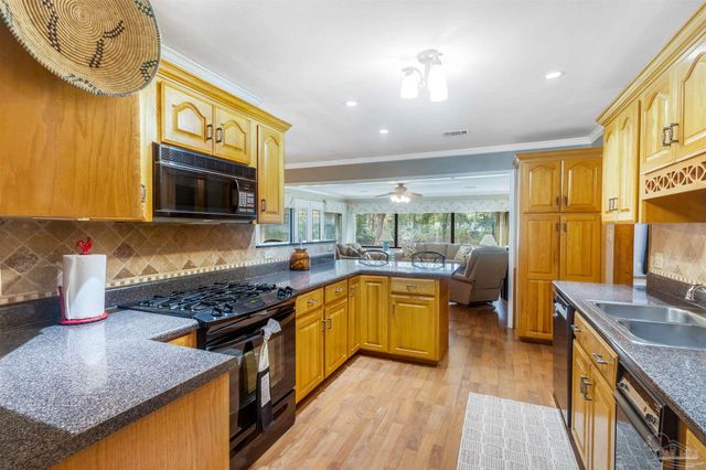 3211 Dunaway Ln, Pensacola, FL 32526