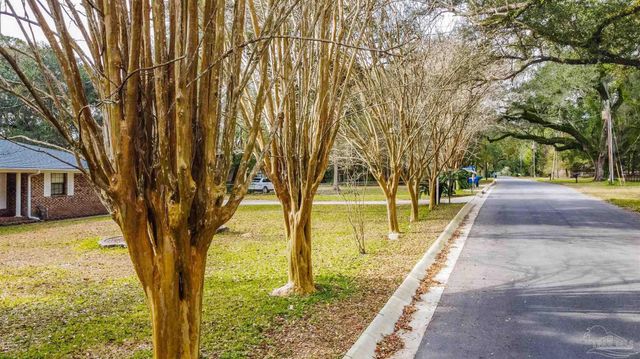 3211 Dunaway Ln, Pensacola, FL 32526