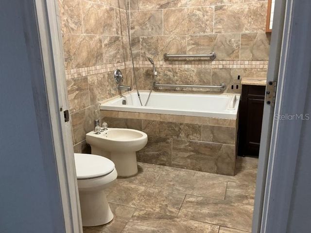 528 E CHURCH STREET, Deland, FL 32724