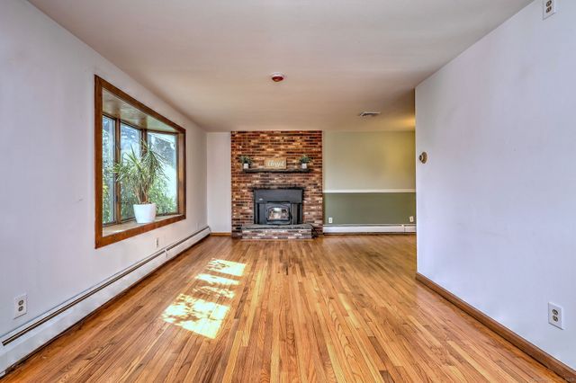 7 Columbine Lane, Beacon Falls, CT 06403
