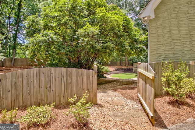 105 Arlington Trace, Fayetteville, GA 30215