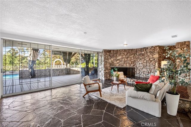 619 Lakeside, Fullerton, CA 92835