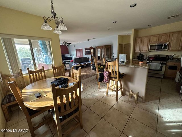 5225 W Wild Burro Spring Drive, Marana, AZ 85658