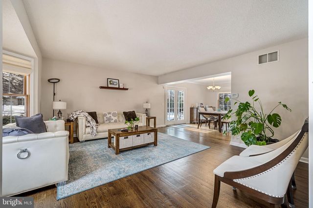 18 LOVELAND CT, East Windsor Twp, NJ 08512