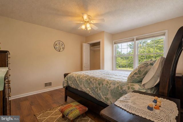 18 LOVELAND CT, East Windsor Twp, NJ 08512