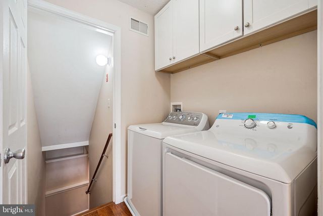 18 LOVELAND CT, East Windsor Twp, NJ 08512