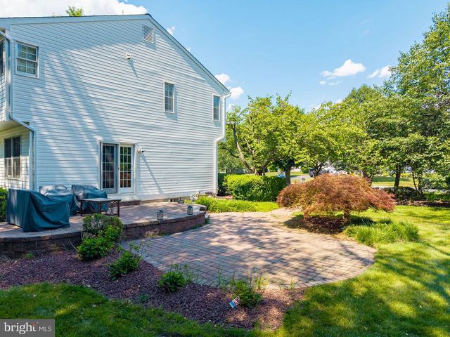 18 LOVELAND CT, East Windsor Twp, NJ 08512