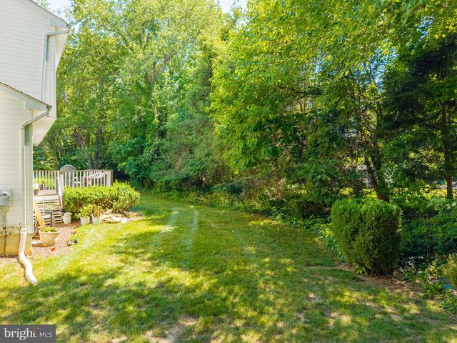 18 LOVELAND CT, East Windsor Twp, NJ 08512