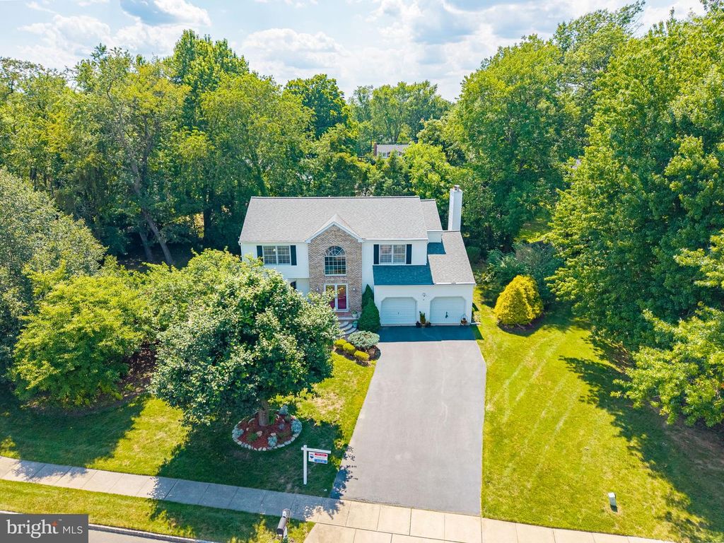 18 LOVELAND CT, East Windsor Twp, NJ 08512