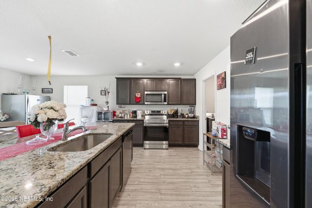 8655 NEWNAN LAKE Drive, Macclenny, FL 32063