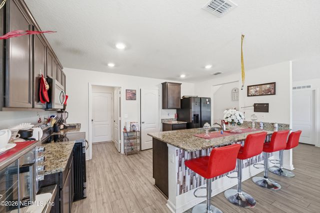 8655 NEWNAN LAKE Drive, Macclenny, FL 32063